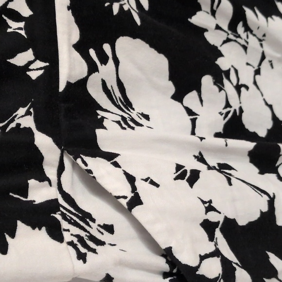 Chaps Black & White Sleeveless Floral Dress - 6 - Picture 2 of 6